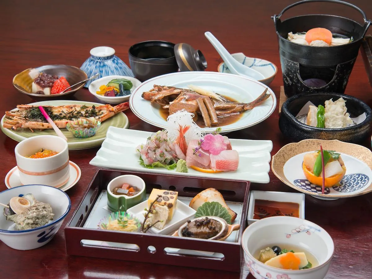 Hotel Iwamotoro Fujisawa Ryokan